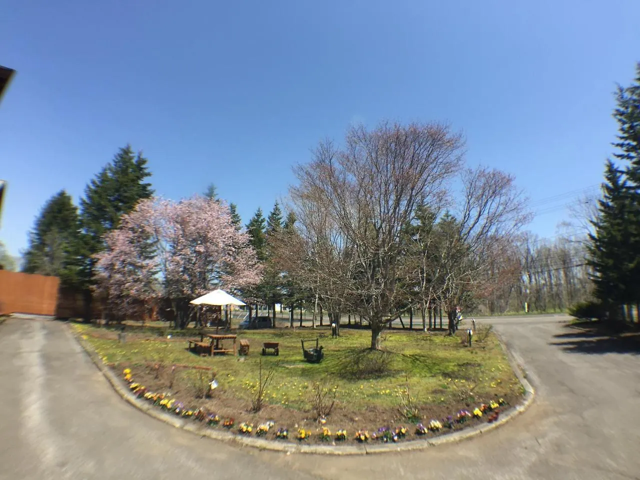 **  Woody Hotel & Restaurant Yumekoubou Tsurui Japonsko